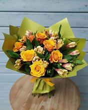 Букет цветов из:  Альстромерии и Розы в Володарском