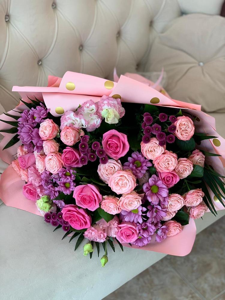 Букет цветов из: Хризантемы, Розы и Лизиантусы в Володарском