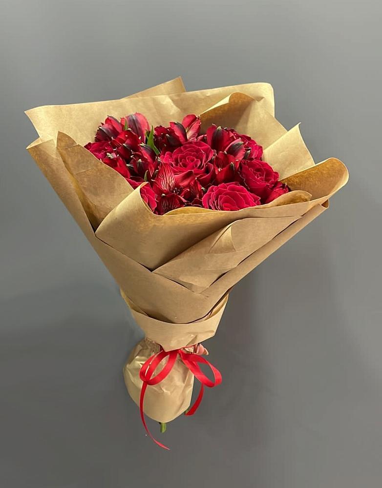 Букет цветов из: Альстромерии и Розы в Володарском