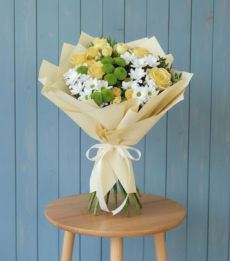 Букет цветов из: Хризантемы и Розы в Володарском