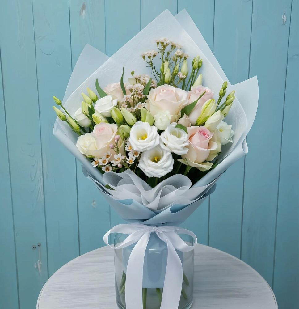 Букет цветов из: Розы и Лизиантусы в Володарском