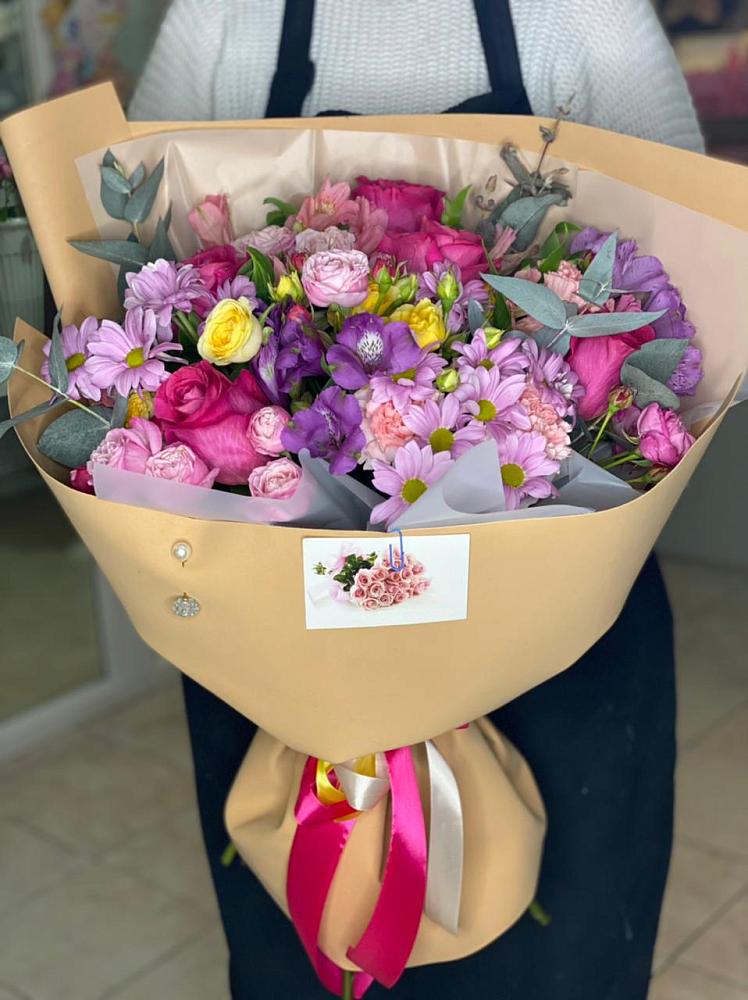 Букет цветов из: Хризантемы, Гвоздики и Альстромерии в Володарском