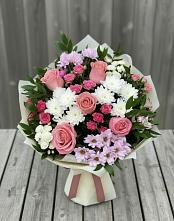 Букет цветов из:  Альстромерии, Гвоздики, Розы и Хризантемы в Володарском