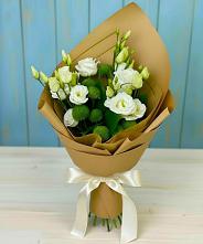 Букет цветов из:  Хризантемы и Лизиантусы в Володарском