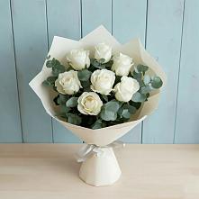 Букет Белые розы в Эвкалипте в Володарском