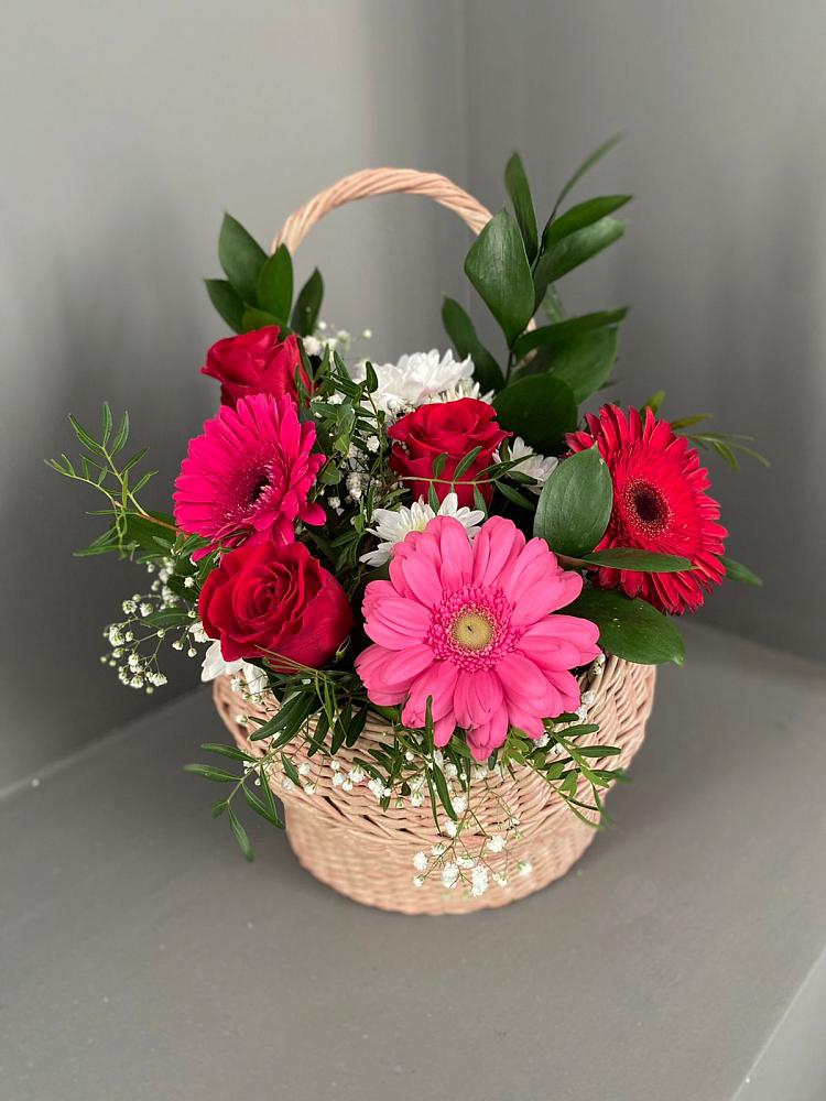 Цветочная композиция из Розы, Хризантемы и Герберы в корзине в Володарском