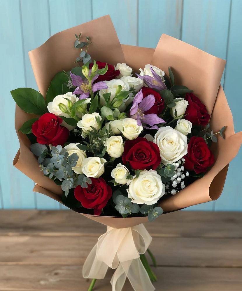 Букет цветов из: Розы и Альстромерии в Володарском