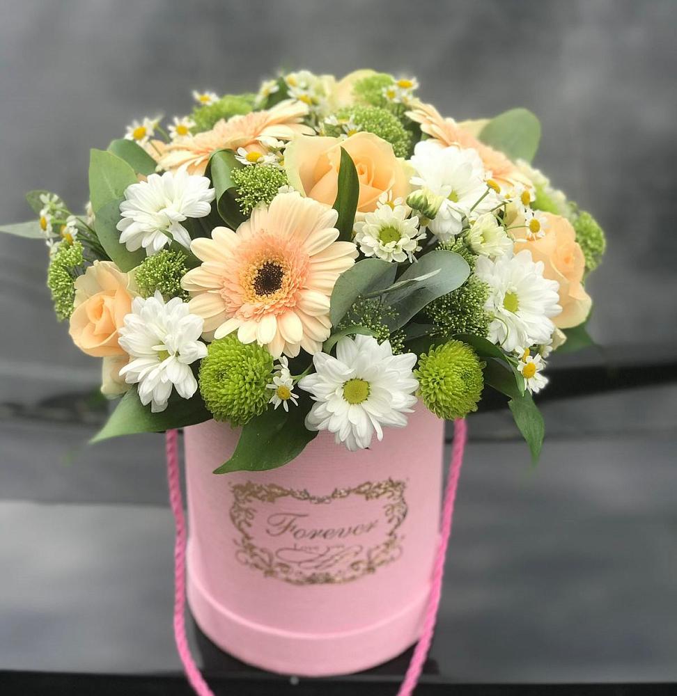 Цветочная композиция из Розы, Герберы и Хризантемы в шляпной коробке в Володарском